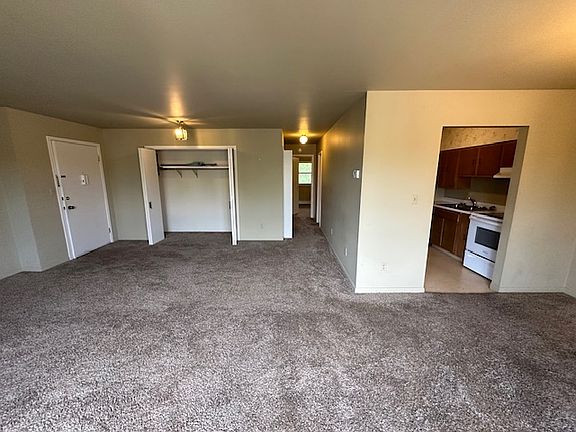 2nd image of 915-917 7th Ave #5