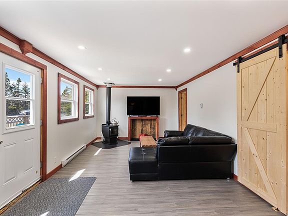 3rd image of 75 Delray Road