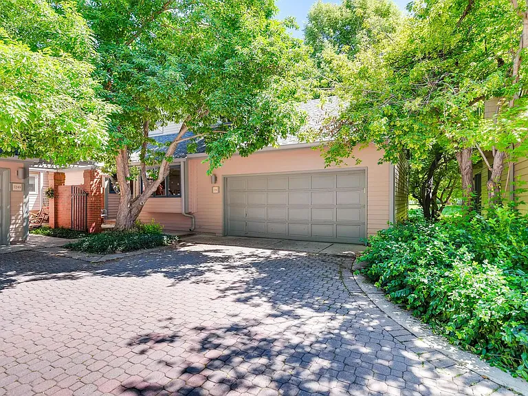 Garage entry courtyard