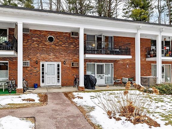 3rd image of 100 Kennedy Drive #37