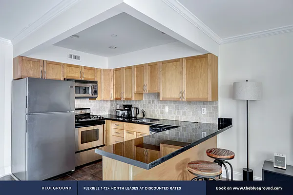 Rented by The Blueground | media 9