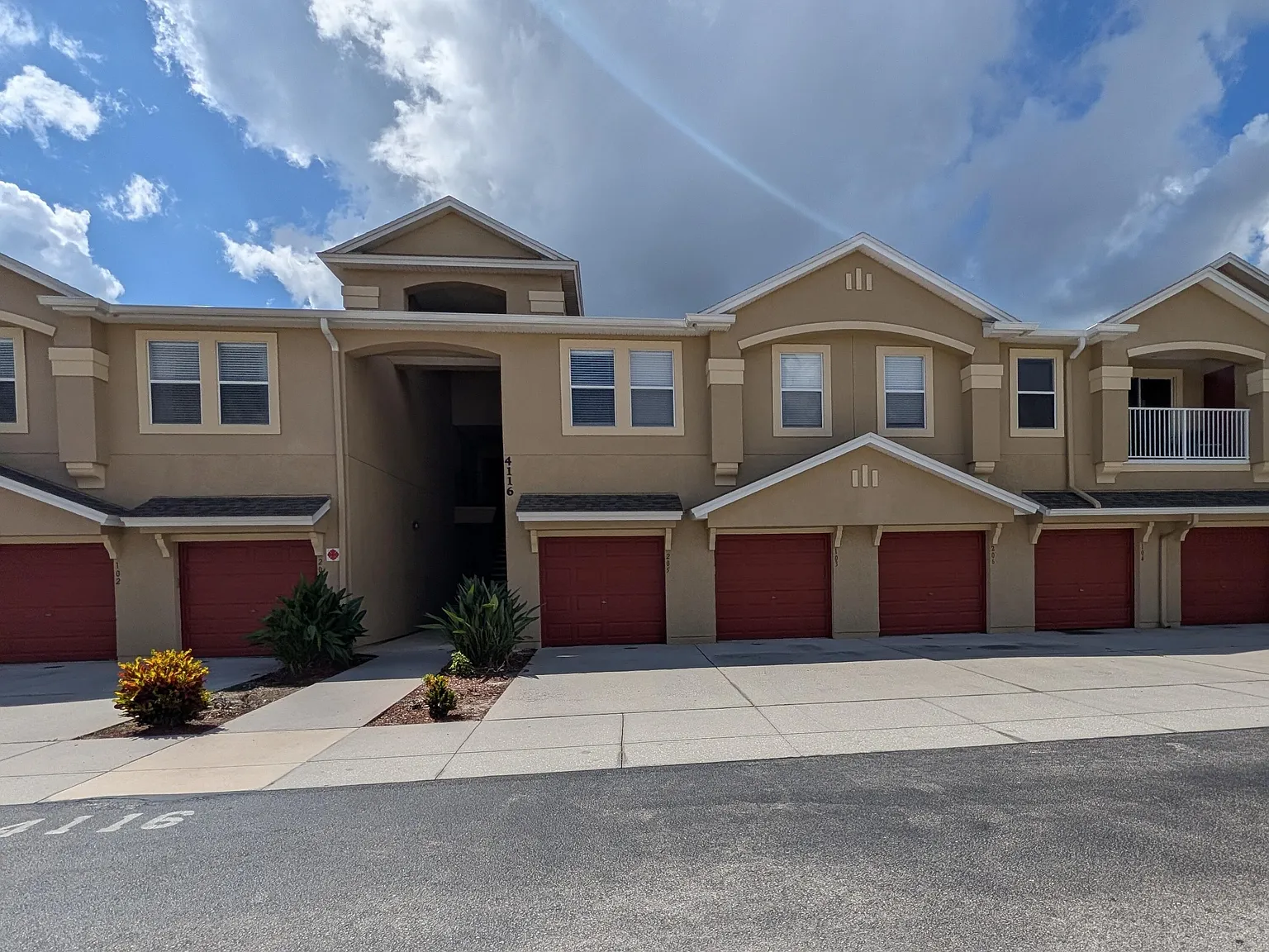 2 bed, 2.0 bath, 1230 sqft, $1,600 — Photo 1