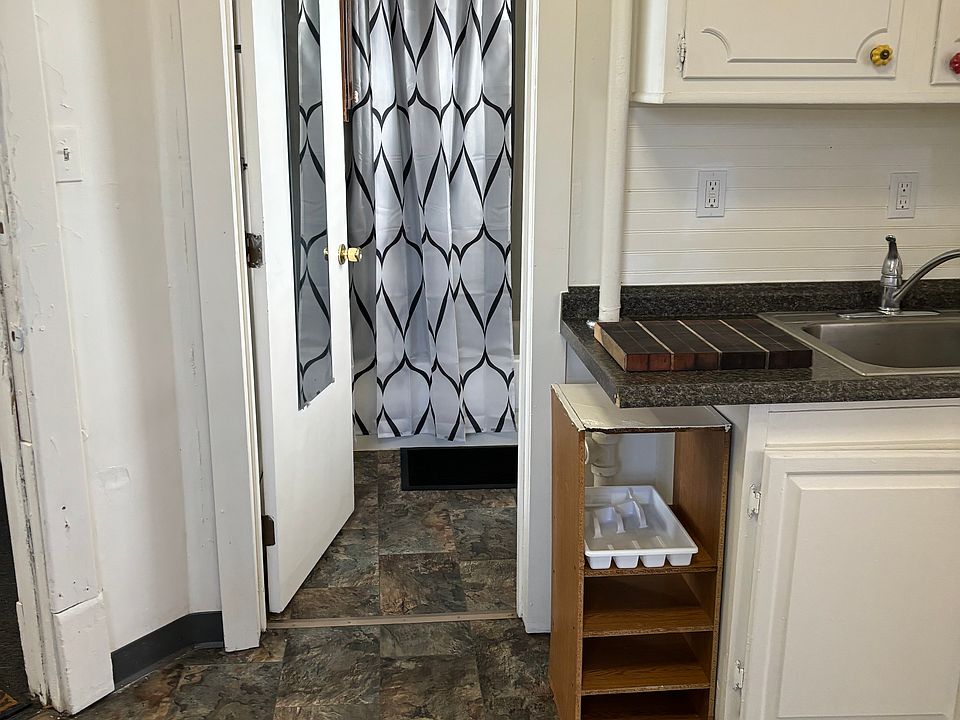 2nd image of 604 N 24th St APT 2