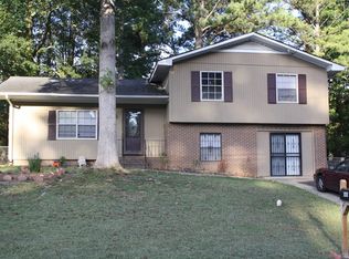 6465 Buckhurst Trl, College Park, GA