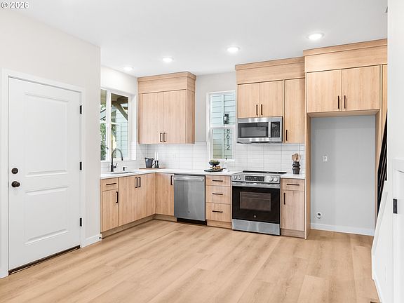 4th image of 8632 SW 21st Ave