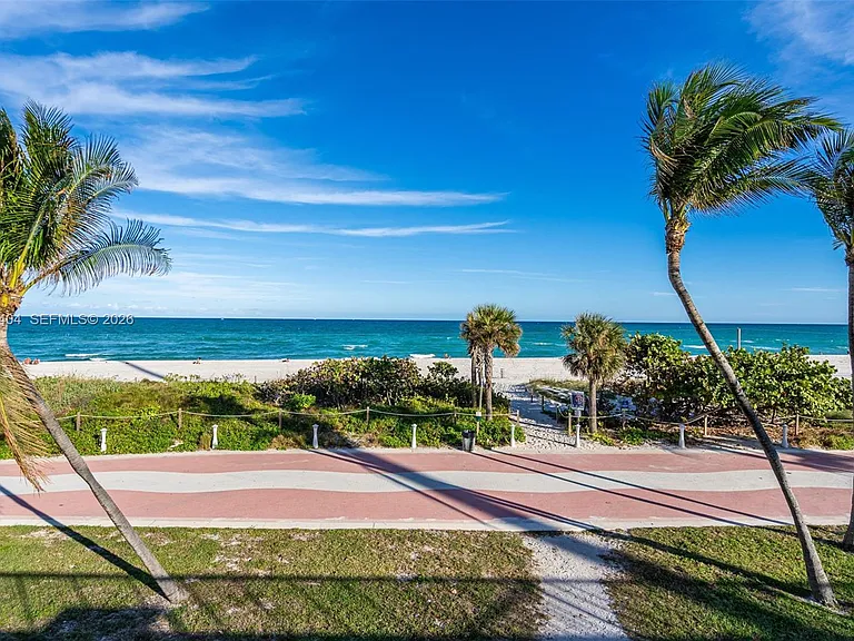 5401 Collins Ave #813 — Photo 25