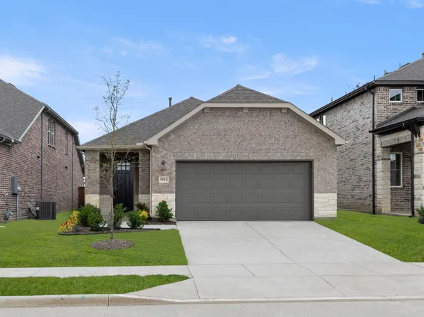 5915 Laurel Lake Ln, Pilot Point, TX 76258
