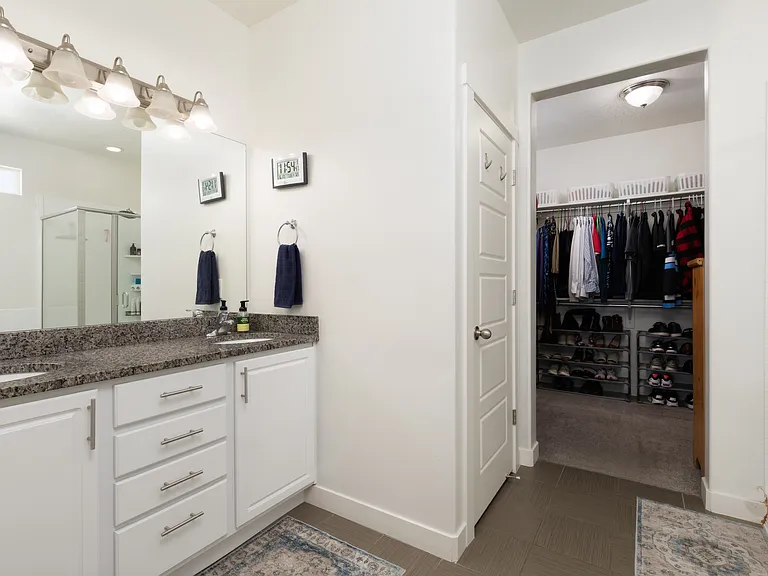 183 E Lake View Dr — Photo 10