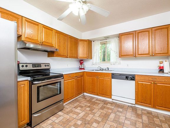 4th image of 1529 Central Ave