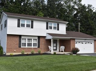 7627 Catalpa Dr, Macungie, PA 18062