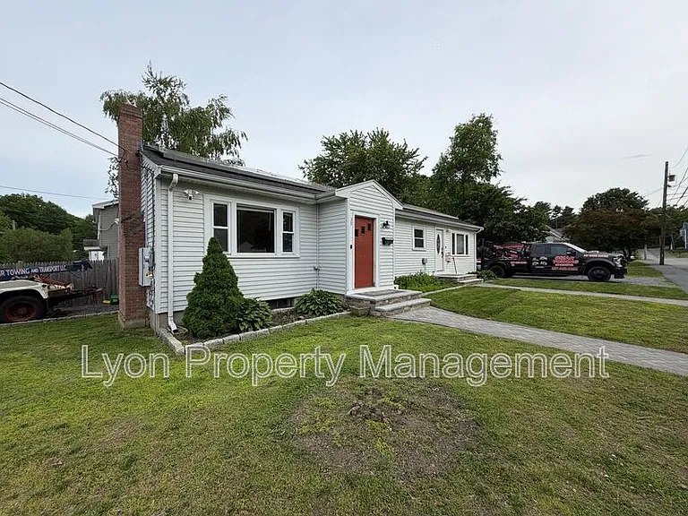 39 Alpena Ave — Photo 2