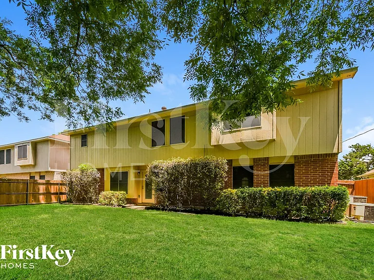 905 Shady Brook Ln — Photo 15