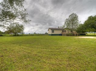 228 Old Coach Ln, Elgin, TX 78621