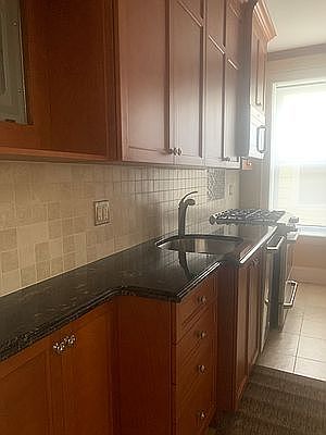 2nd image of 2371 Crescent St #2