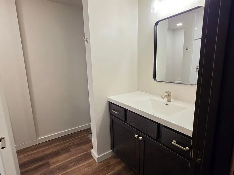 1209 Main St — Photo 10