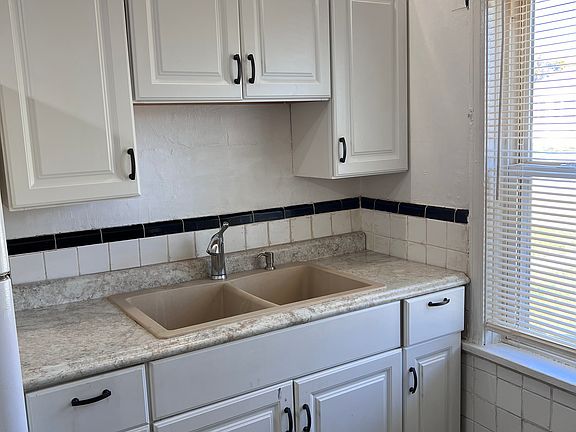 3rd image of 3650 Saint Marguerite Ln #3650