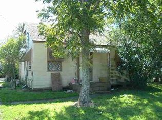 7230 Leonard St, Groves, TX 77619