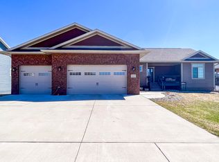 2217 Larkspur Ridge Dr, Brookings, SD 57006