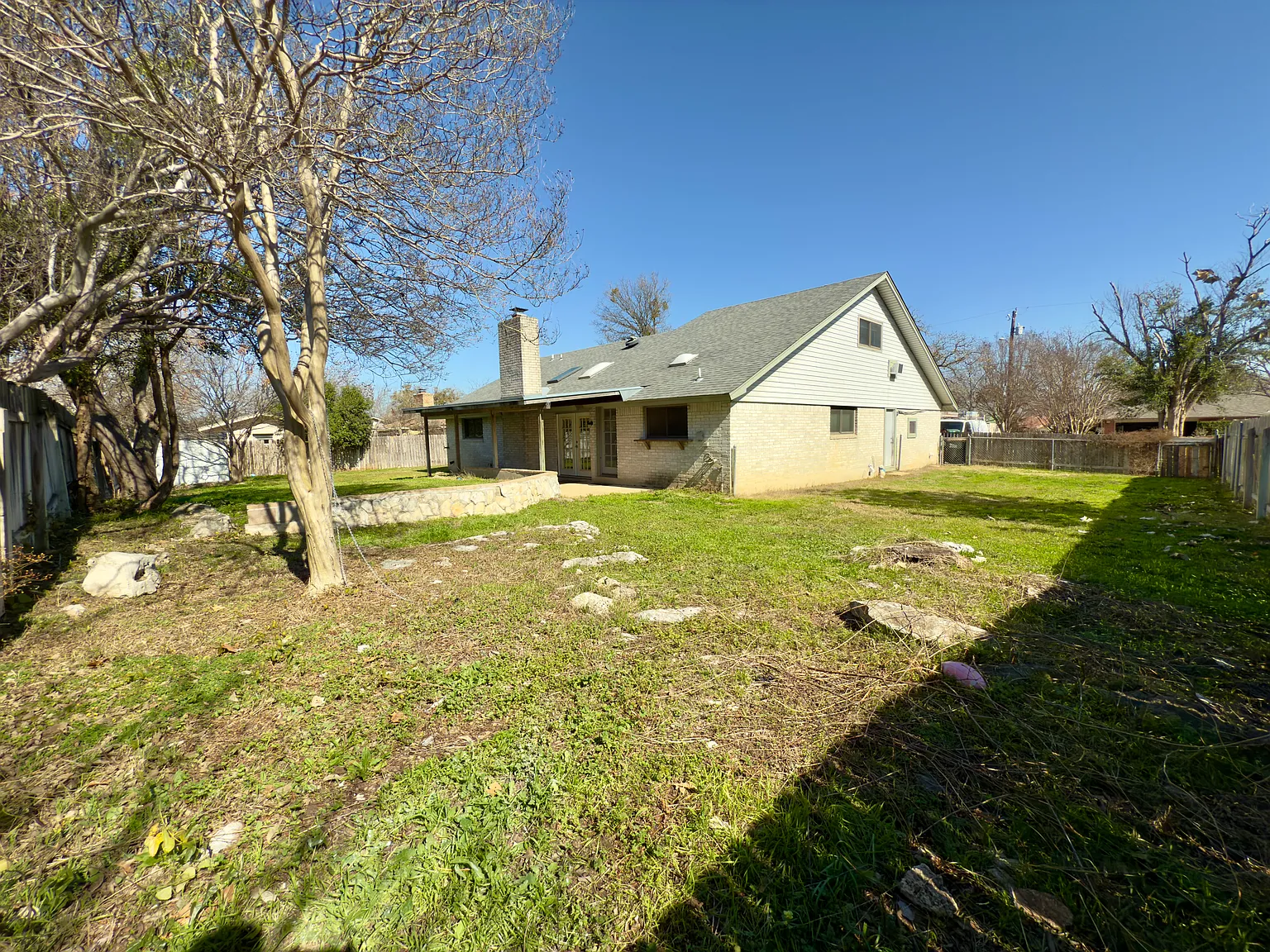 4 bed, 1769 sqft, $2,100 — Photo 2