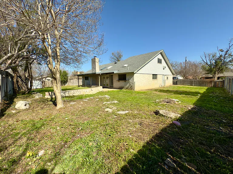 113 Shady Oak Dr — Photo 2