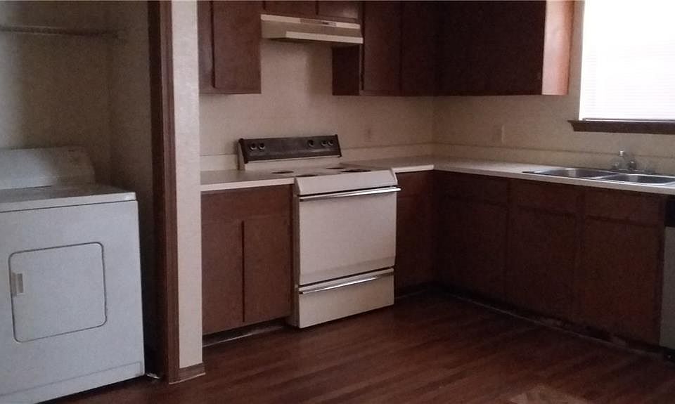 2nd image of 732 Schmitz Ave APT 4
