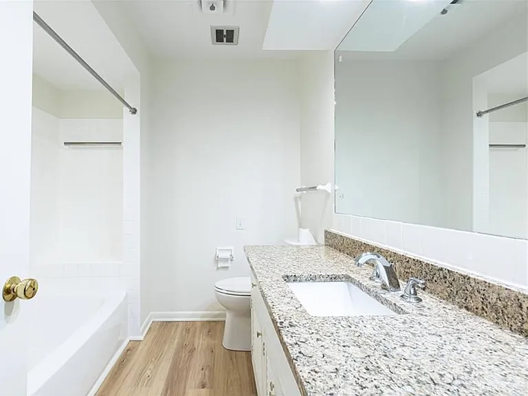 3401 Southdale Dr #5 — Photo 13