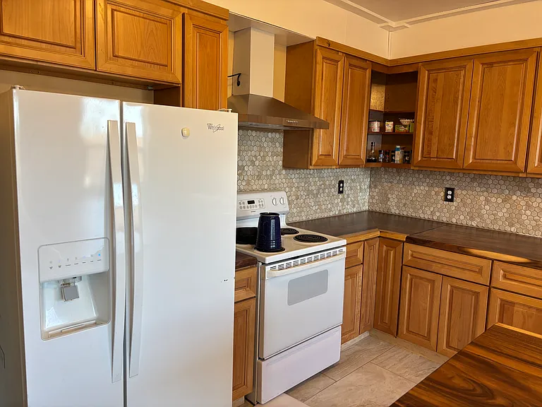 469 Lexington Ave #1 — Photo 3