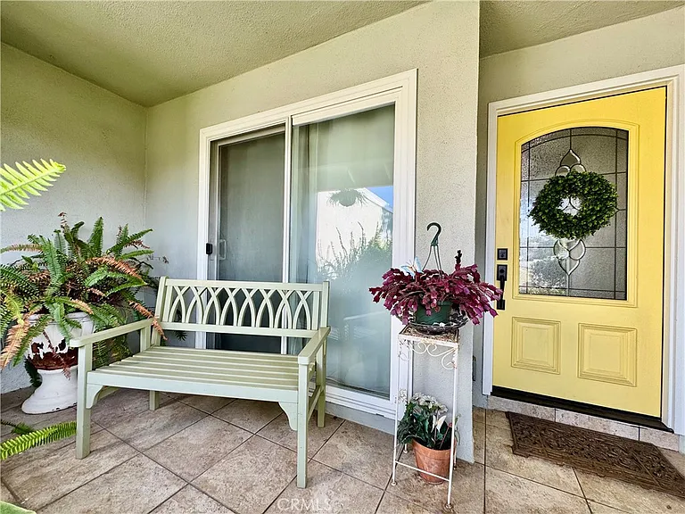 18572 Avolinda Dr — Photo 6
