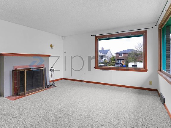 2nd image of 1920 S Bayview St