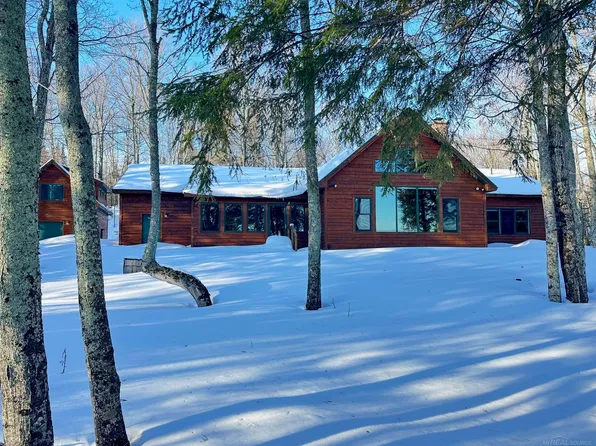 N10006 Shore Dr, Au Train, MI 49806