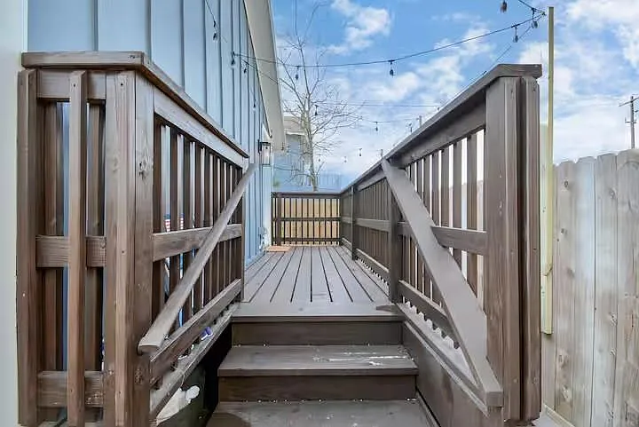 5324 Avenue L — Photo 23
