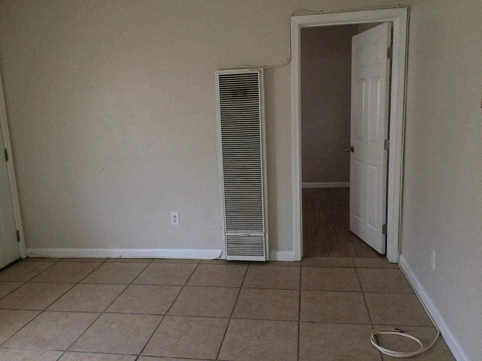 1 bed, 500 sqft, $1,300 — Photo 3