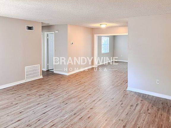 4th image of 733 Ibsen Ave