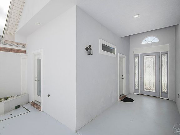 3rd image of 1200 Autumn Breeze Cir
