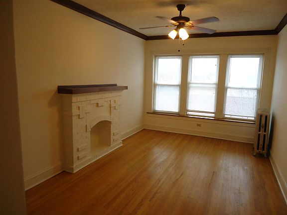 5th image of 4652 N Sacramento Ave APT 2