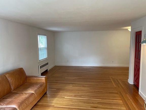 3rd image of 132 Woodbine St #132