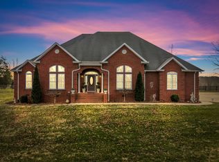 1270 Meeks Cemetery Rd, Burns, TN 37029