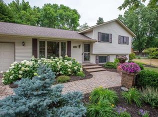 10803 Pilgrim Ln N, Maple Grove, MN 55369