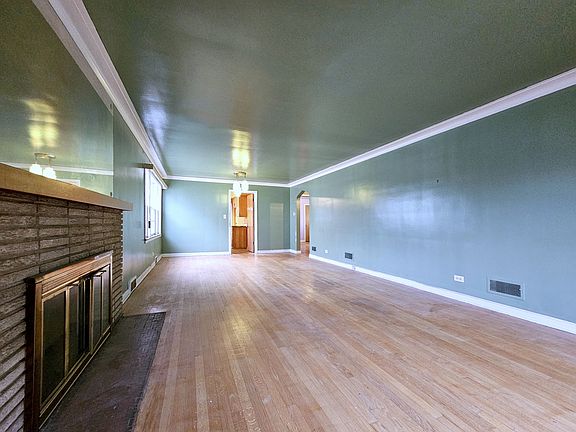 5th image of 10320 S Claremont Ave
