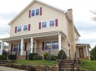 912 Vine St, Avoca, PA 18641