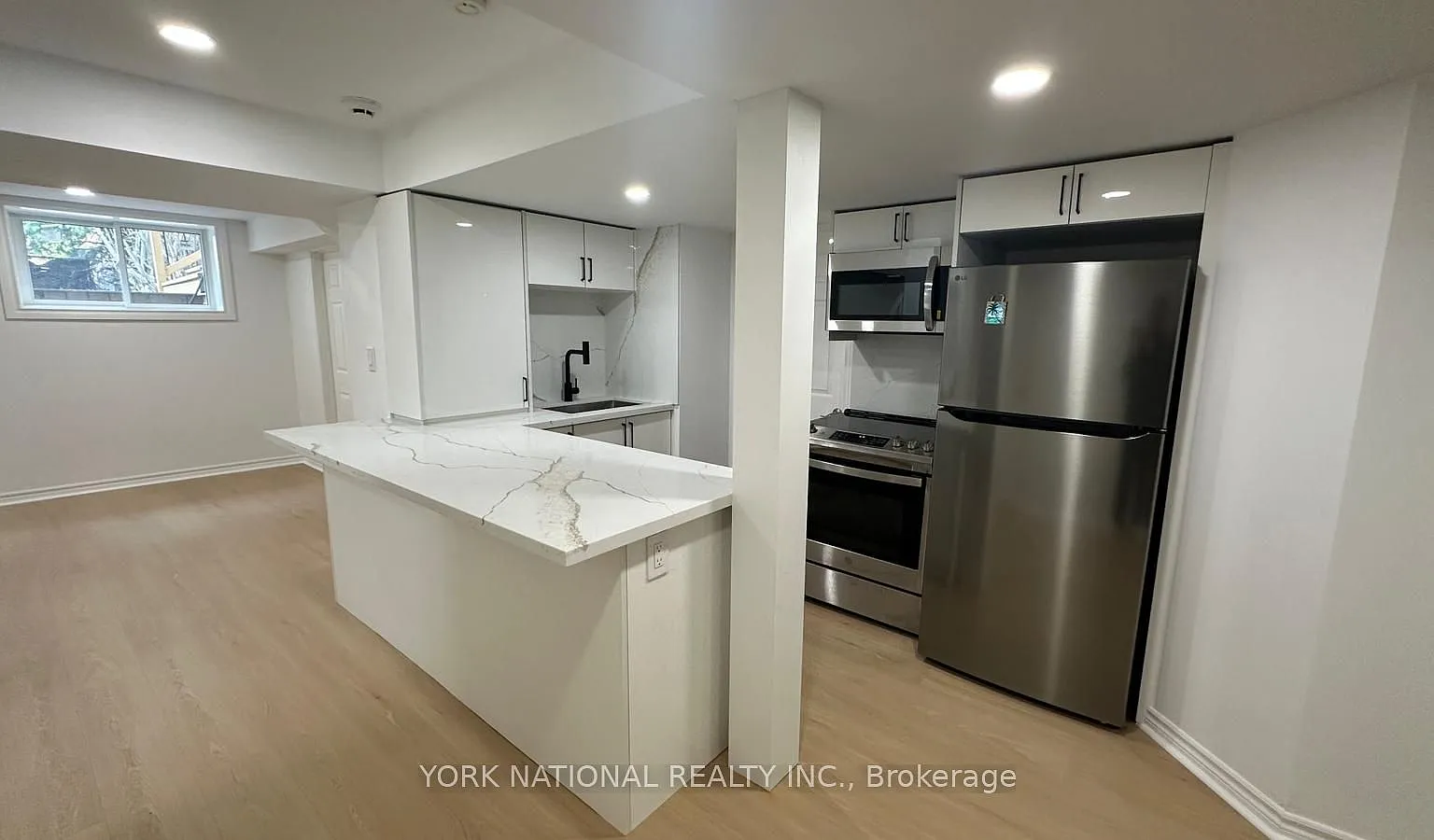 2 bed, $1,920 — Photo 4