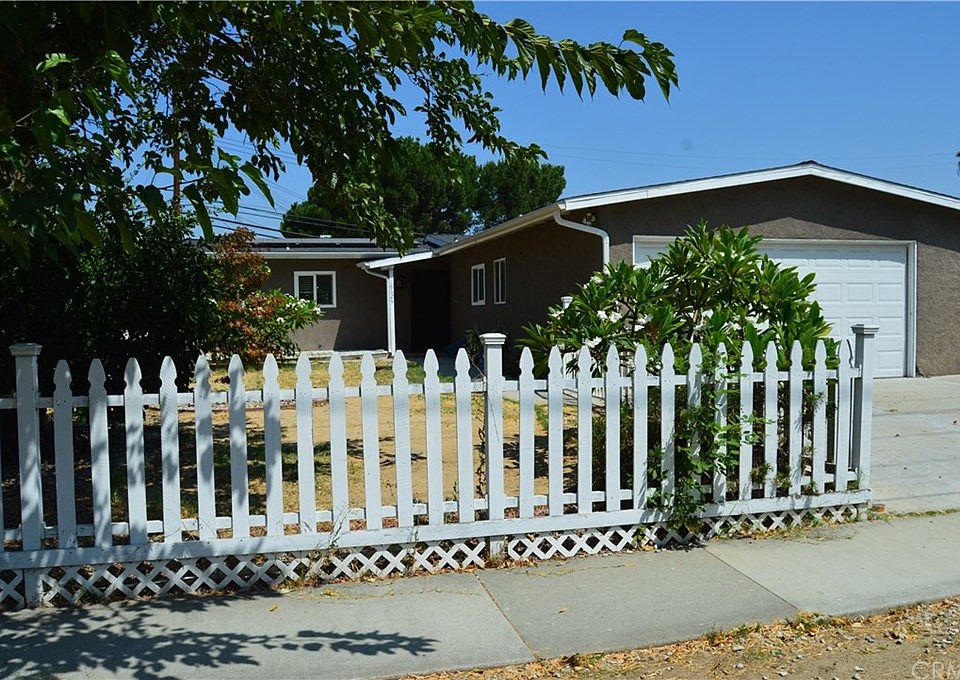 1st image of 18625 Aguiro St