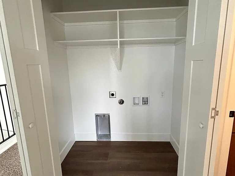 203 Amusement Ave — Photo 23