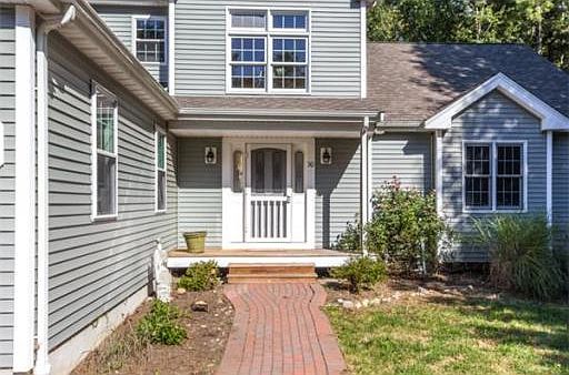 2nd image of 30 Forest Rd