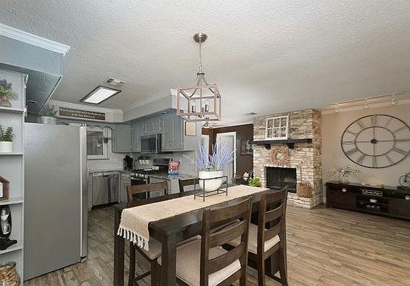 2nd image of 6114 Forest Wood St