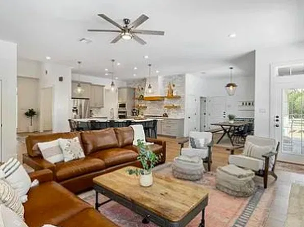 140 Vincas Shadow Ct, Driftwood, TX 78619
