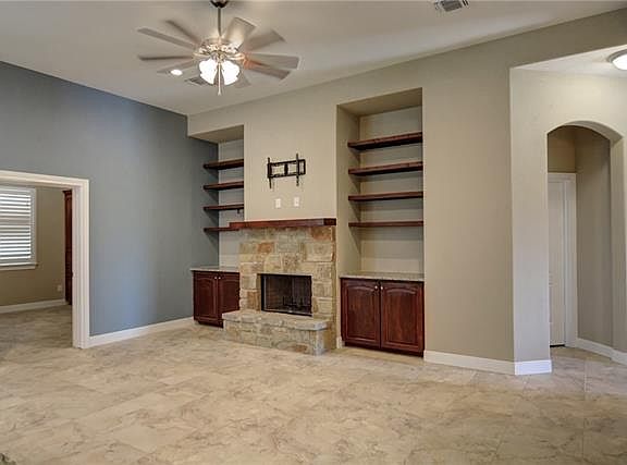 5th image of 253 River Forest Dr