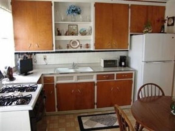 5th image of 725 Walnut Dr
