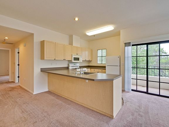 3rd image of 100 Los Gatos Saratoga Rd APT 201