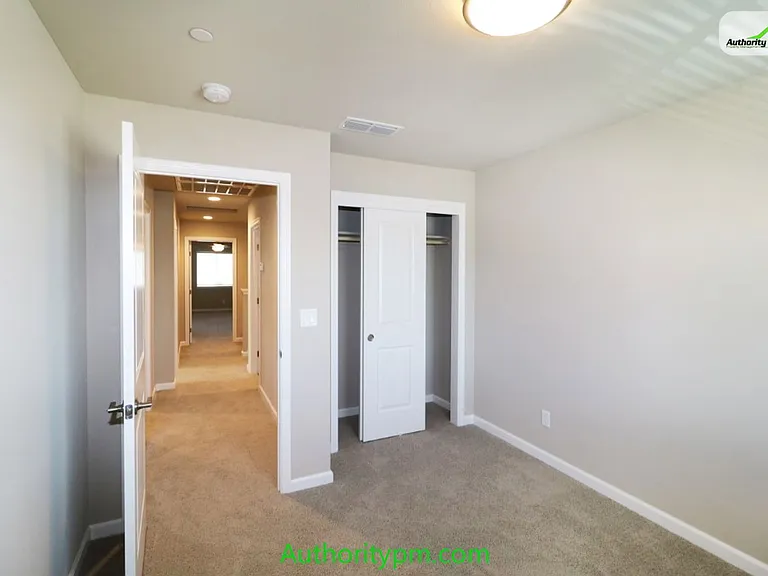 844 Mission De Oro Dr #B — Photo 18